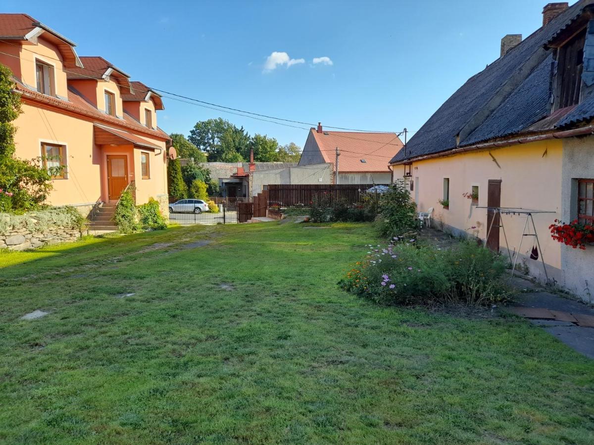 Ubytovani U Machalu Villa Leskovec Nad Moravici Exteriör bild